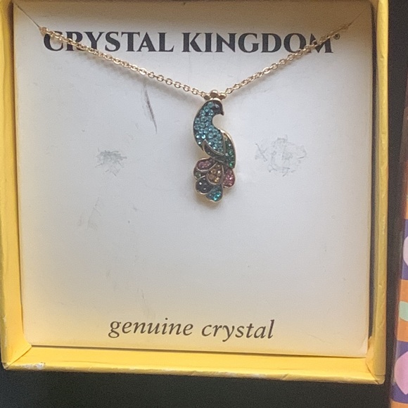 Crystal Kingdom Peacock Pendant on Gold  Tone 18” chain in gift box. - Picture 4 of 6